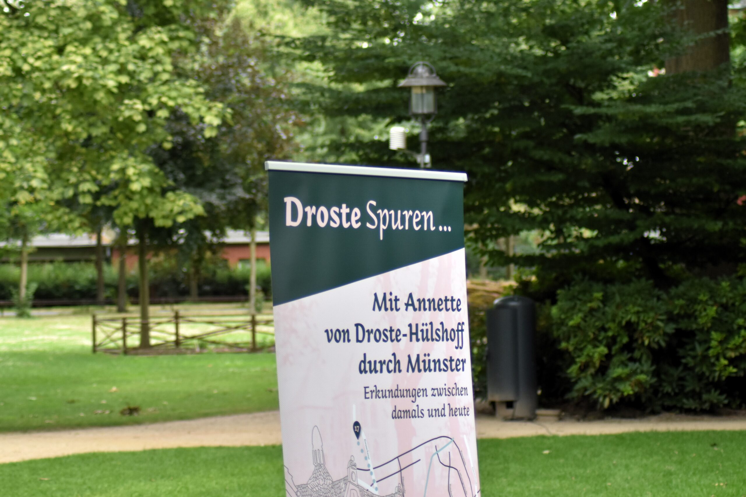 Foto Werbung bei der Eröffnung der Droste-Spuren 2025